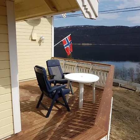 Nordmeerreisen Fjord Blick بيت للعطل Senja
